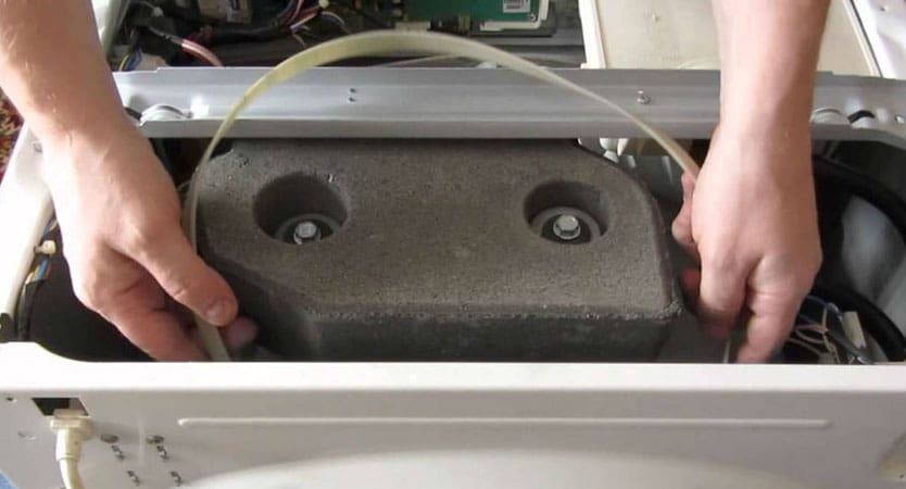 Стиральная машина набирает воду но не стирает и не сливает воду